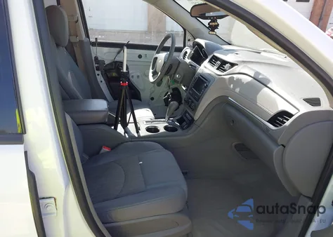 2017 Chevrolet Traverse Ls from USA, damaged, VIN 1GNKRFKD2HJ260138